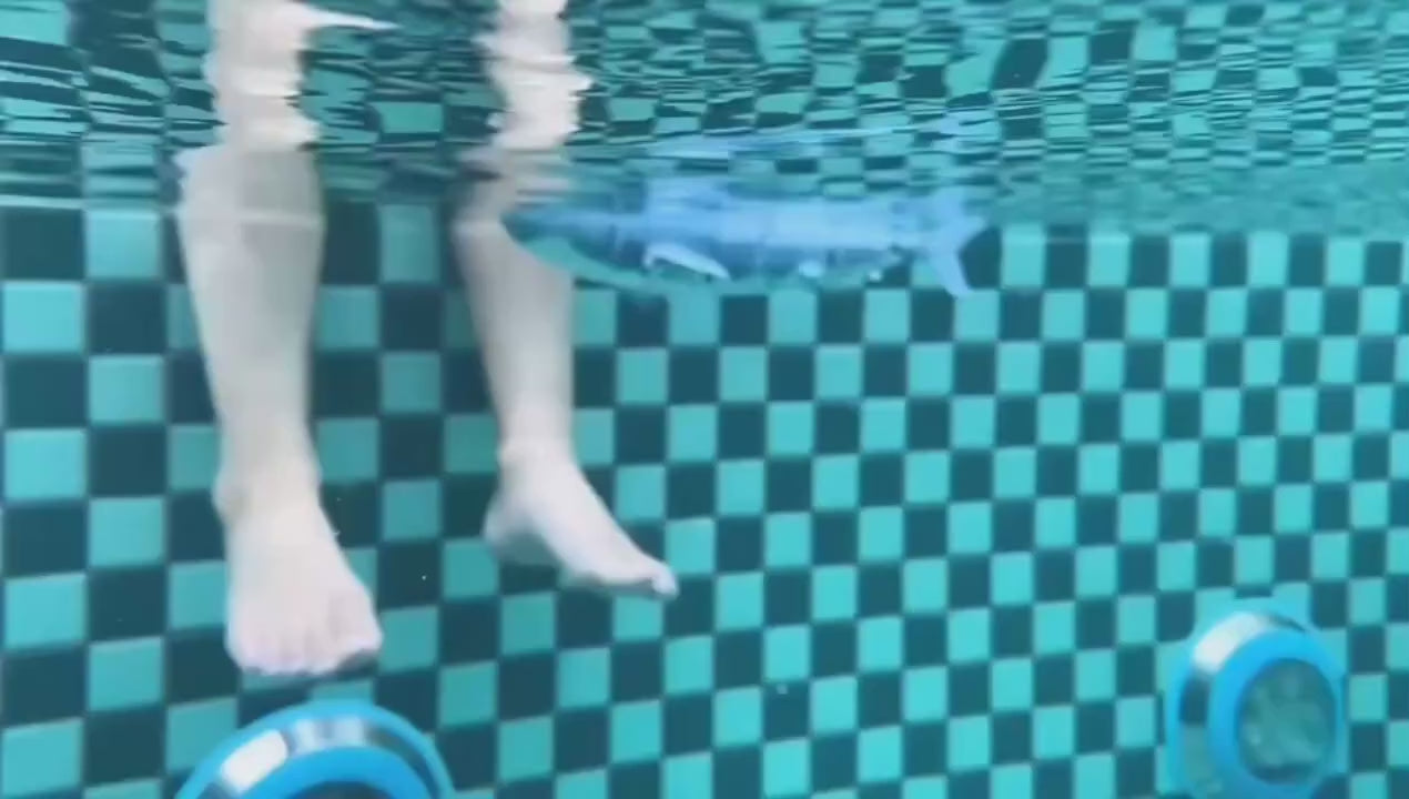 Tiburón Acuático RC 2.4G - ¡Diversión 360° EN EL AGUA!